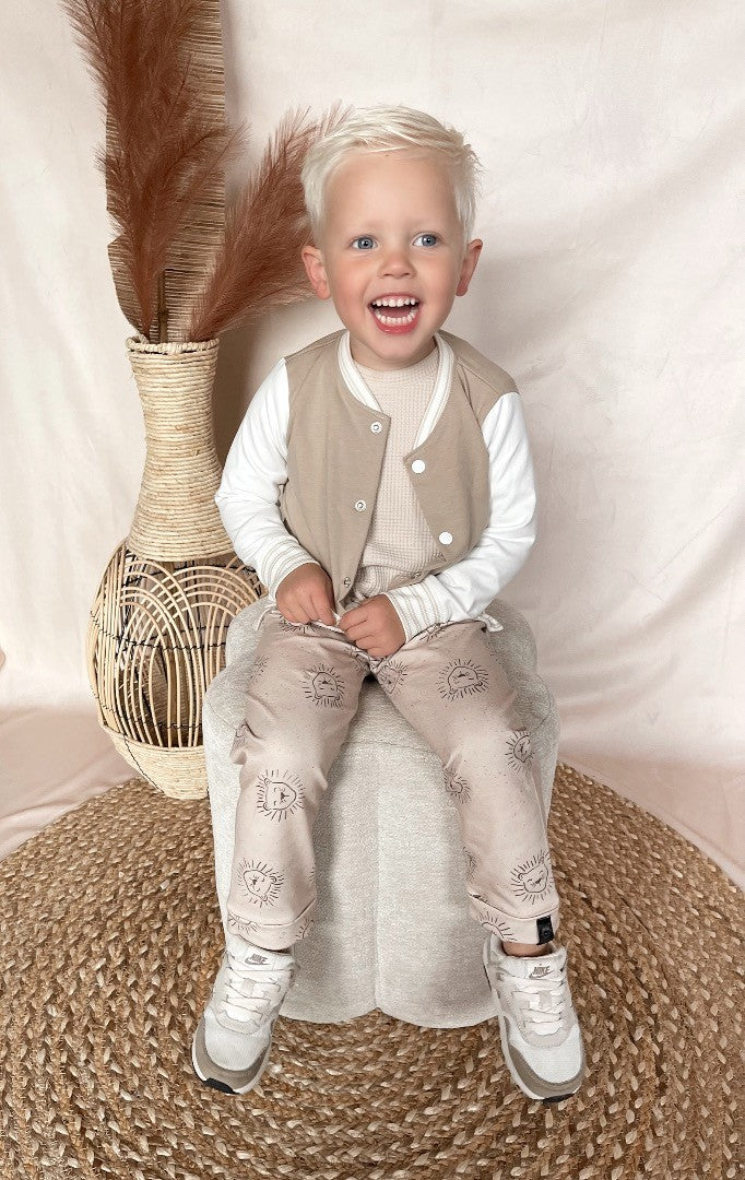 Babykleding - Lenn lion logo broekje Lenn beige