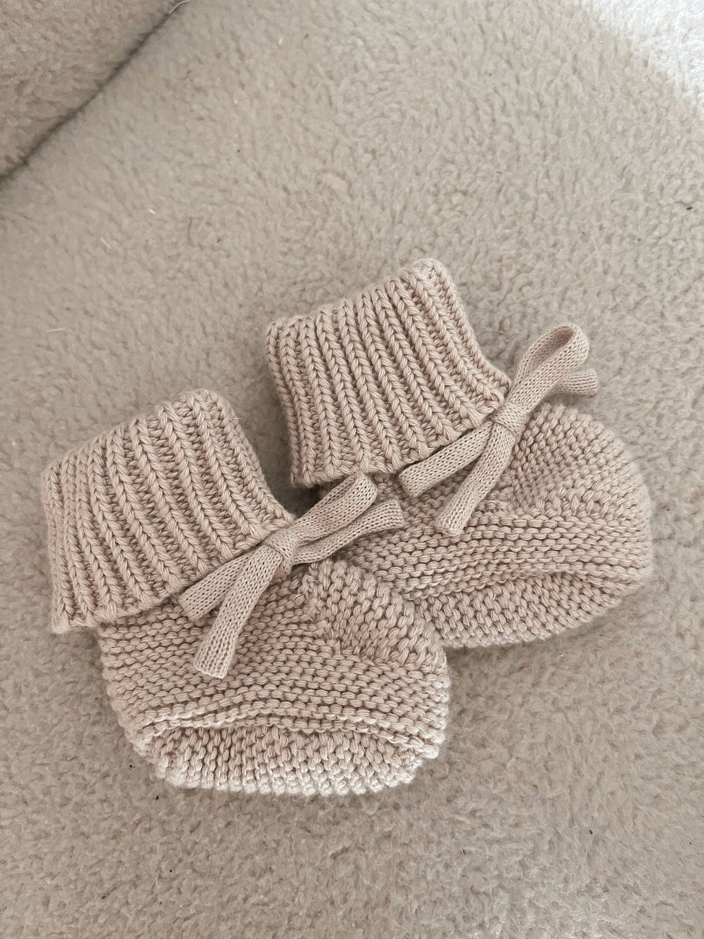 Babykleding - Beige slofjes