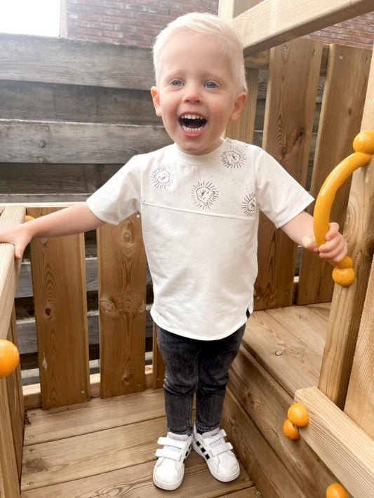 Babykleding - t-shirt wit en logo wit