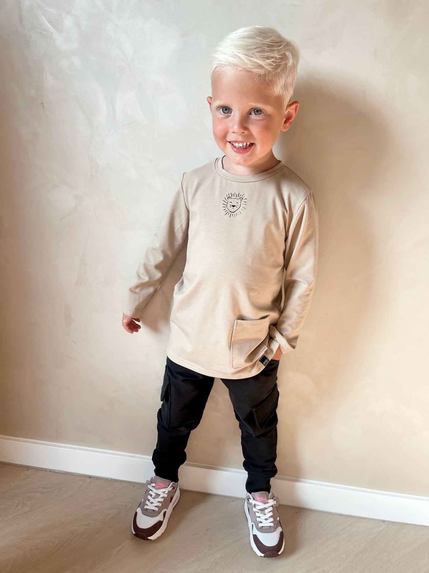 Babykleding - Longsleeve taupe logo Scott