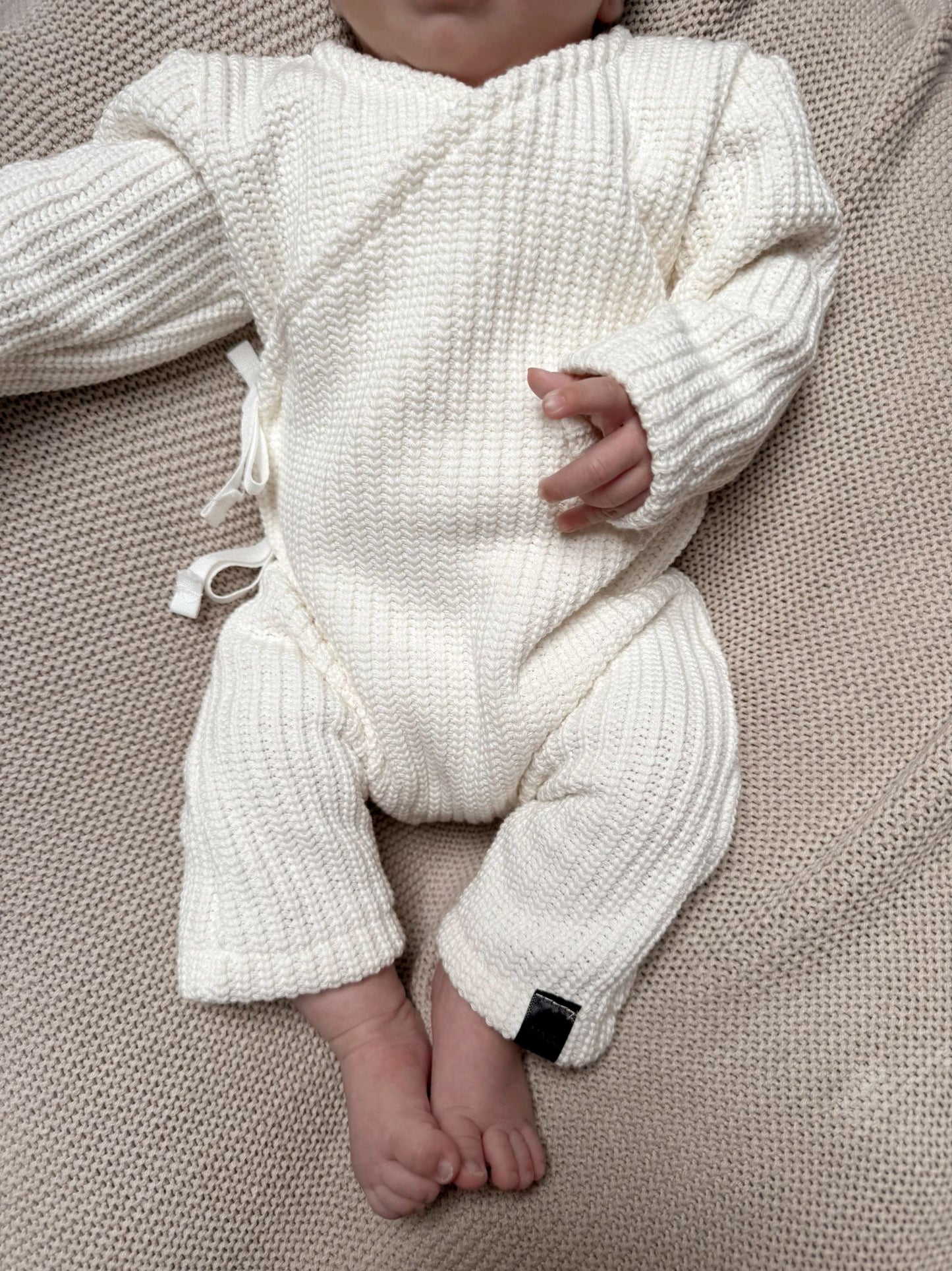 Babykleding - Geboorteboxpakje unisex knitted white