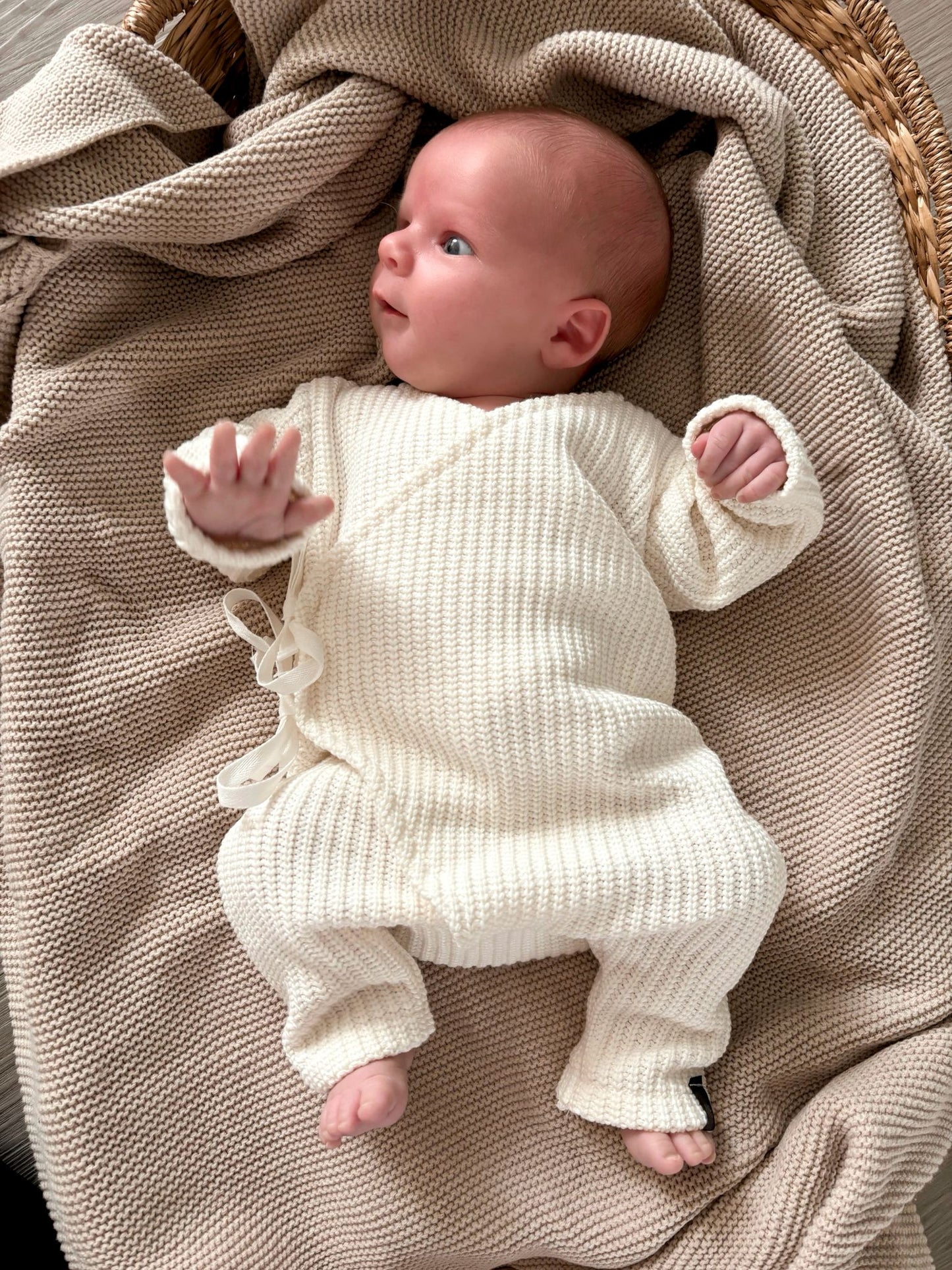Babykleding - Geboorteboxpakje unisex knitted white