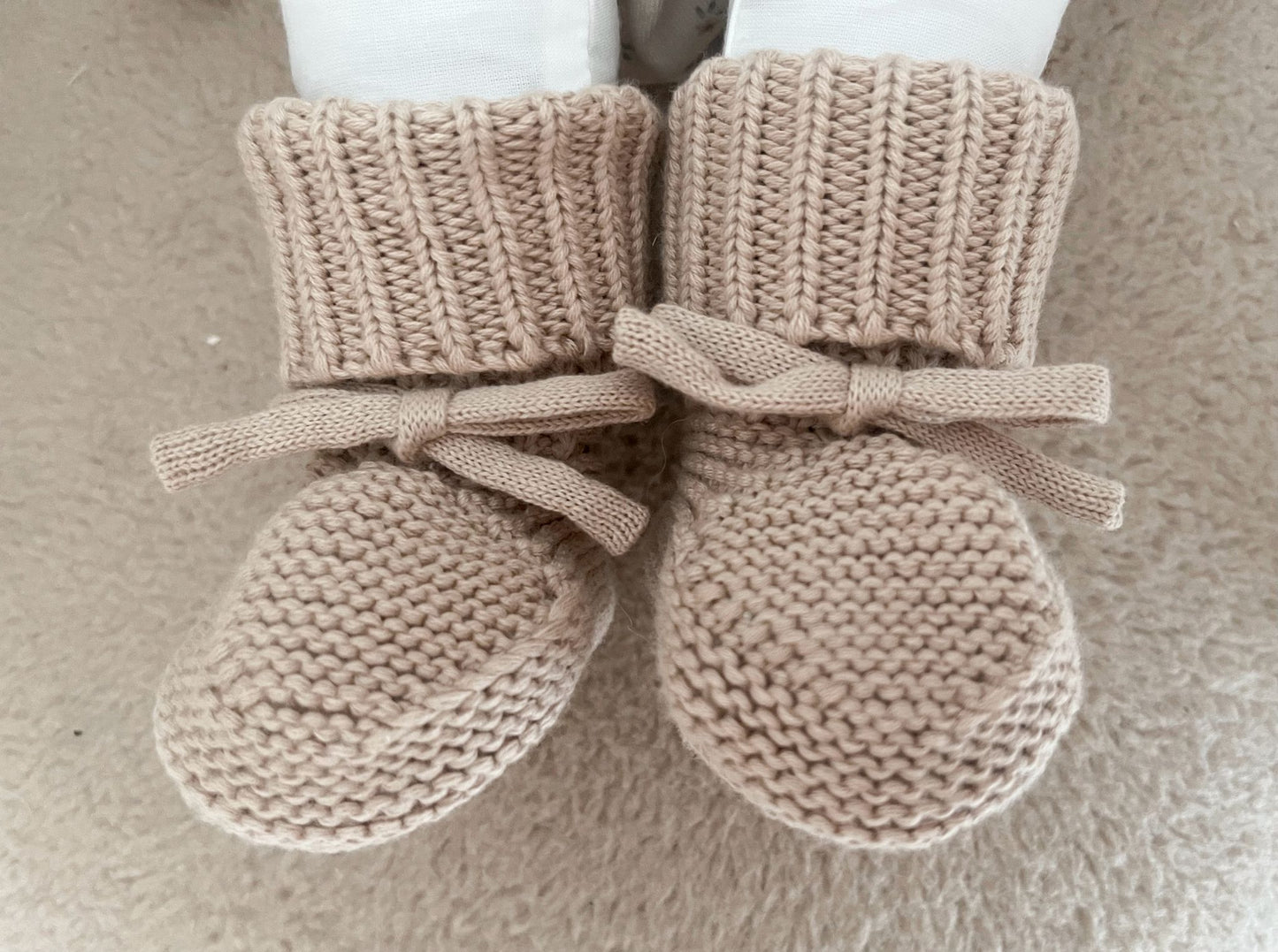 Babykleding - Beige slofjes