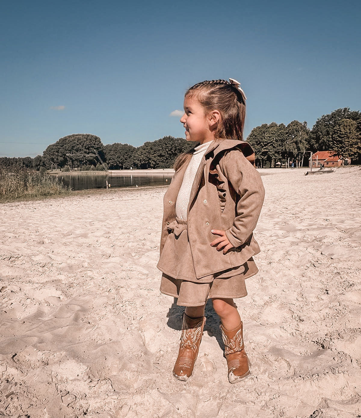 Babykleding - Tussenjas suède taupe Livia
