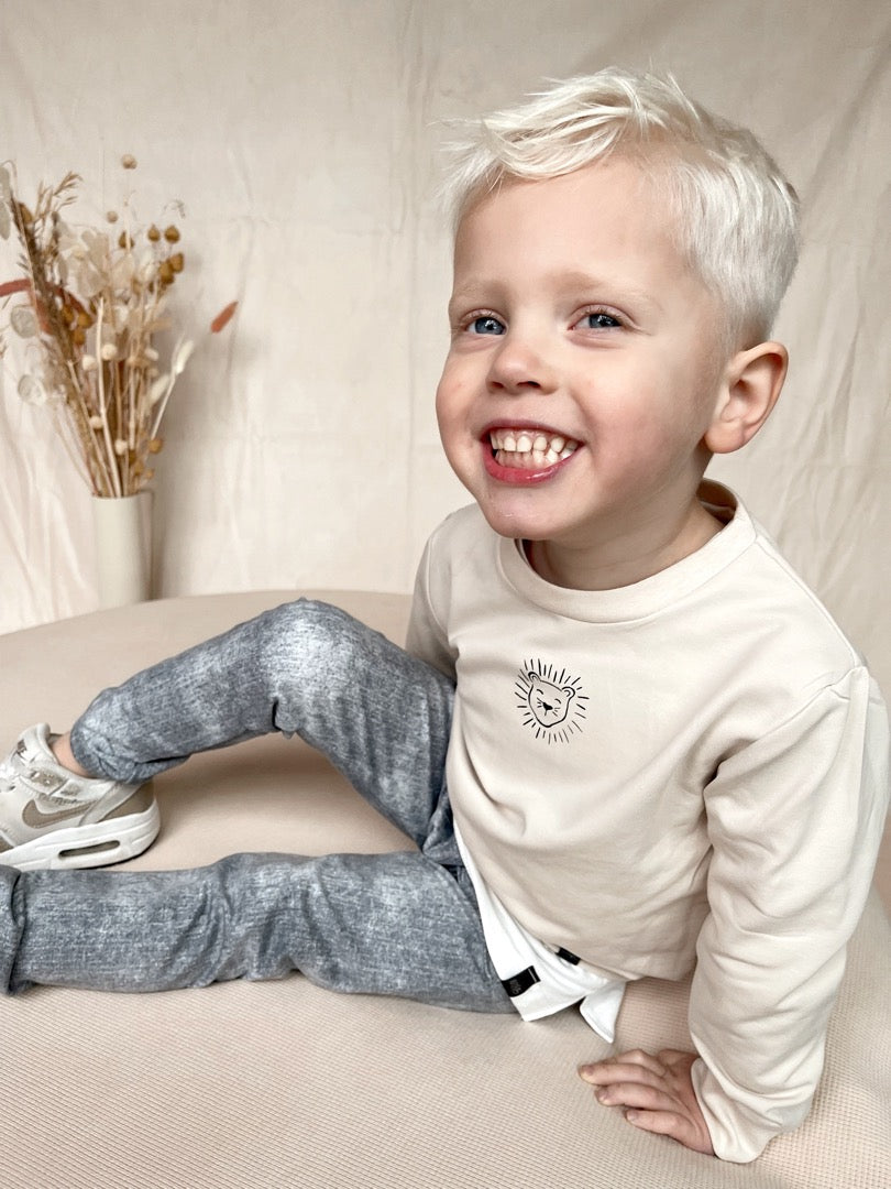 Babykleding - Lenn lion trui beige logo