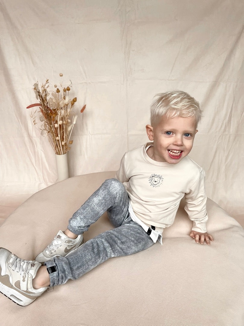 Babykleding - Lenn lion trui beige logo