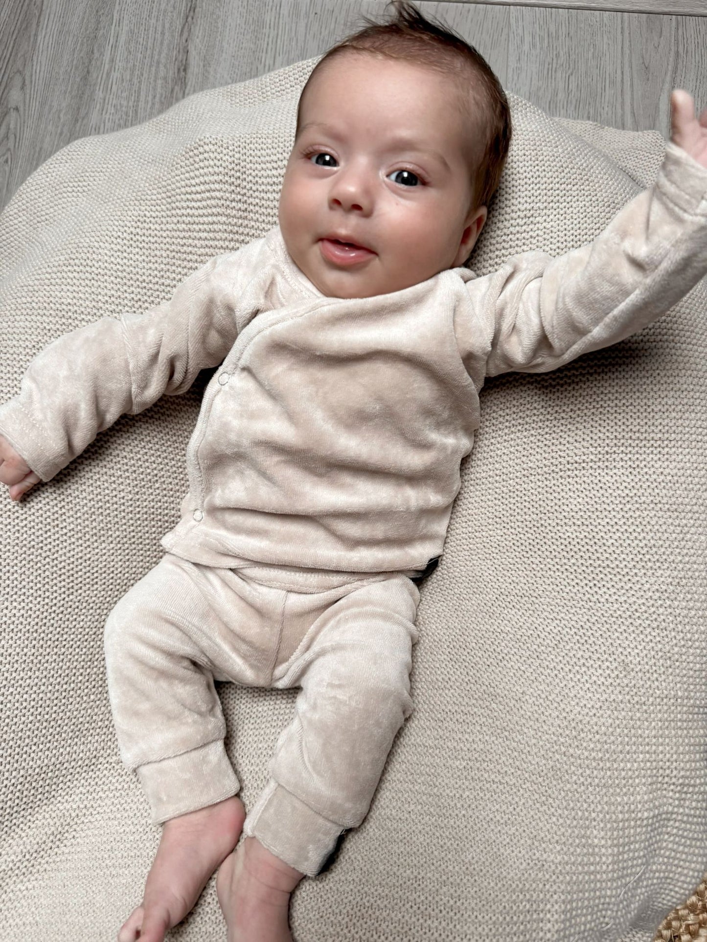 Babykleding - Geboorte/boxpakje unisex zand velour