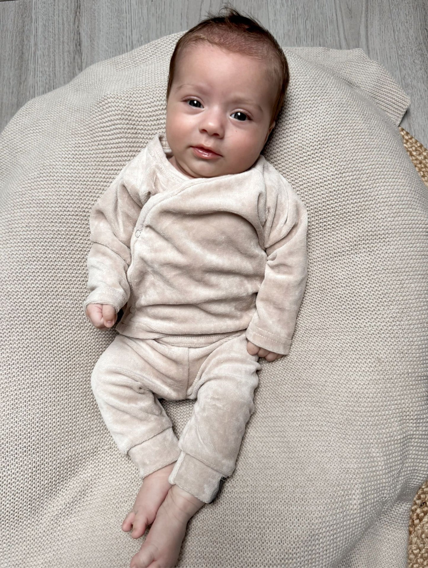 Babykleding - Geboorte/boxpakje unisex zand velour