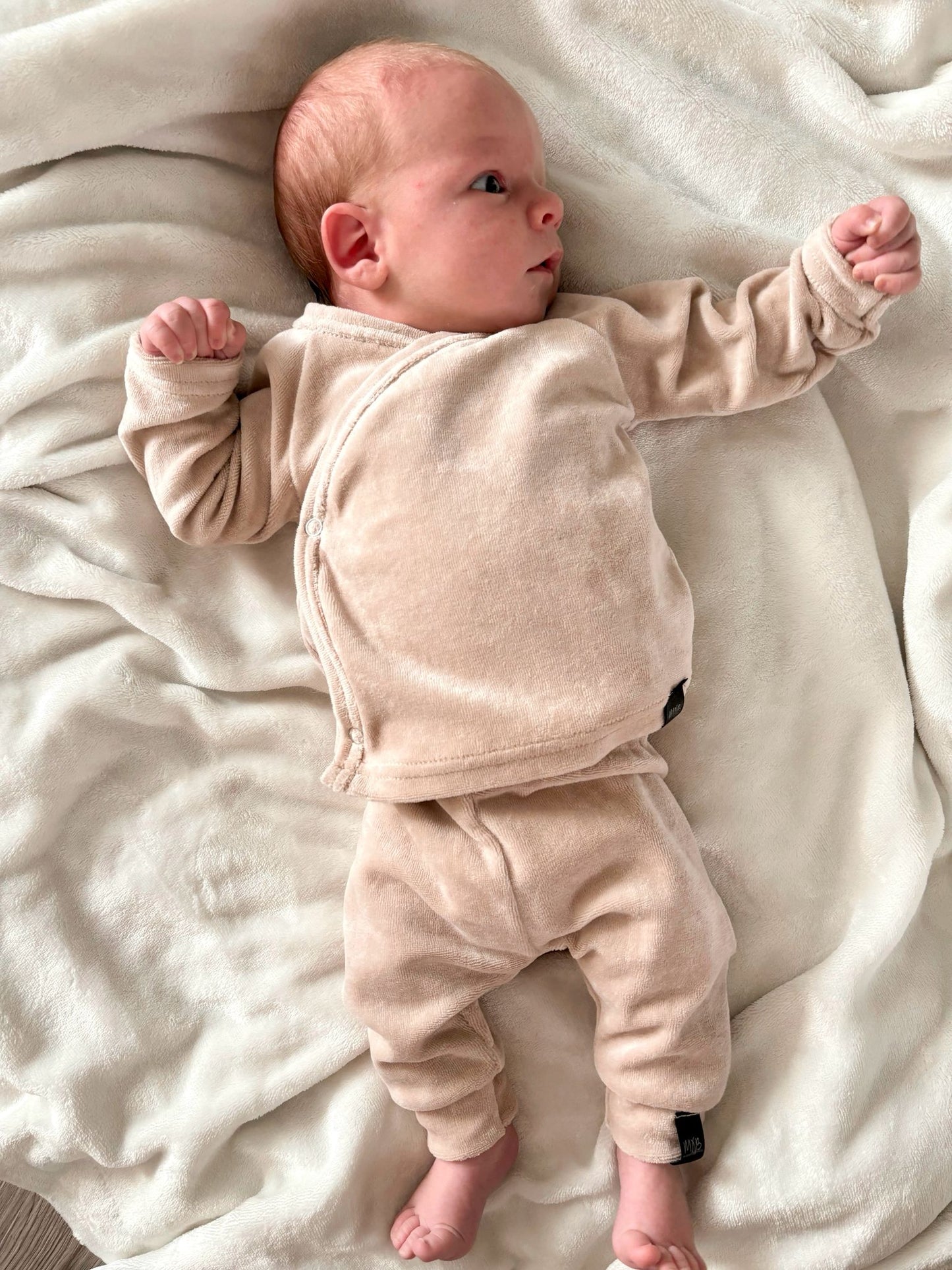Babykleding - Geboorte/boxpakje unisex zand velour