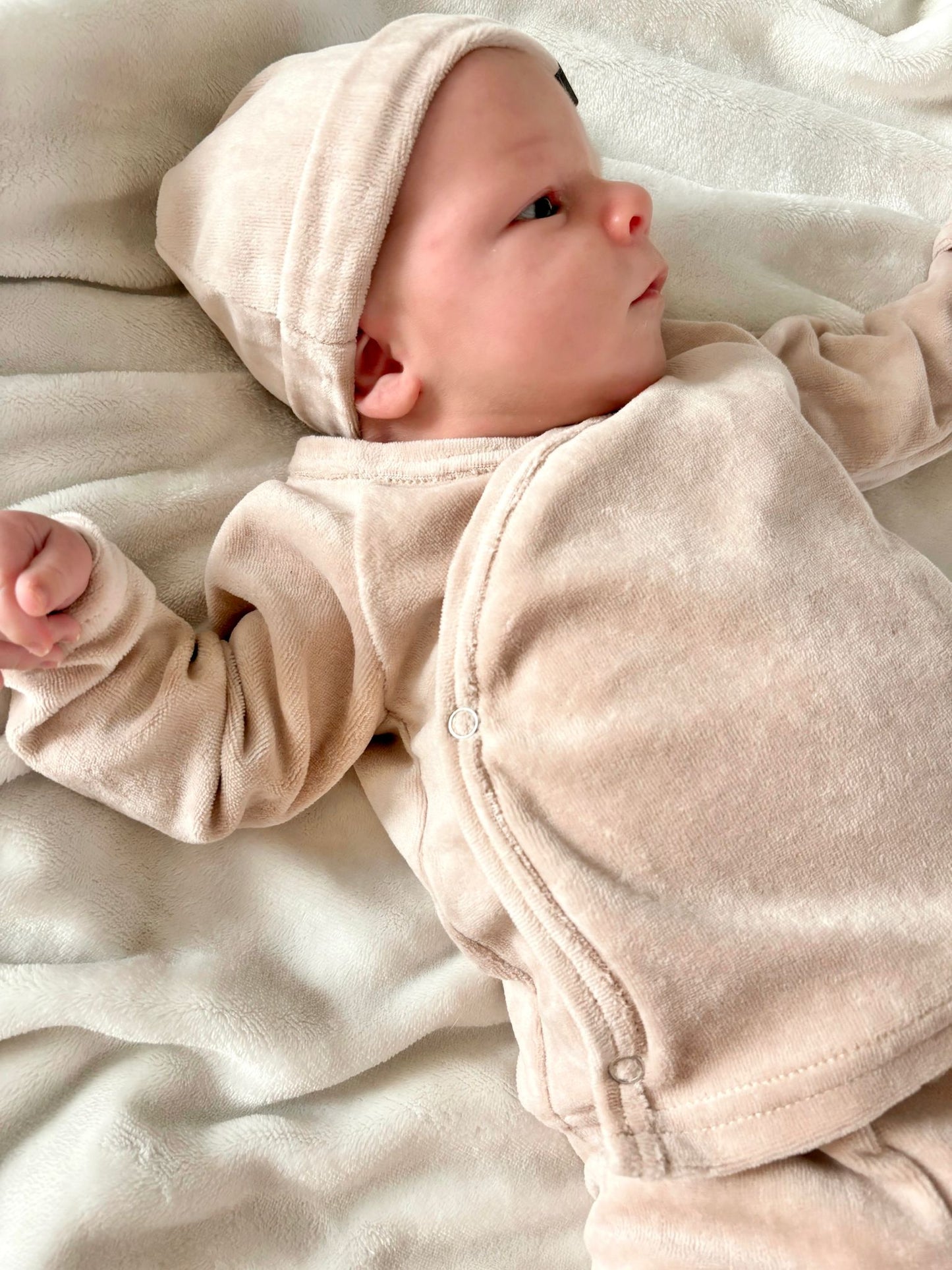Babykleding - Geboorte/boxpakje unisex zand velour